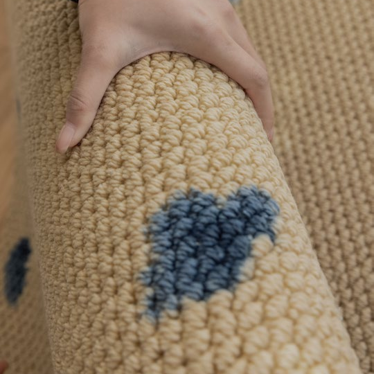 Woola Farmhouse Flower Khaki Wool Textured Rugs