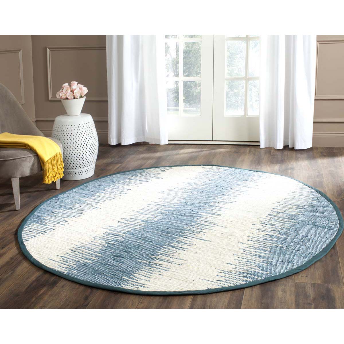 Serene Reflection Modern Rugs